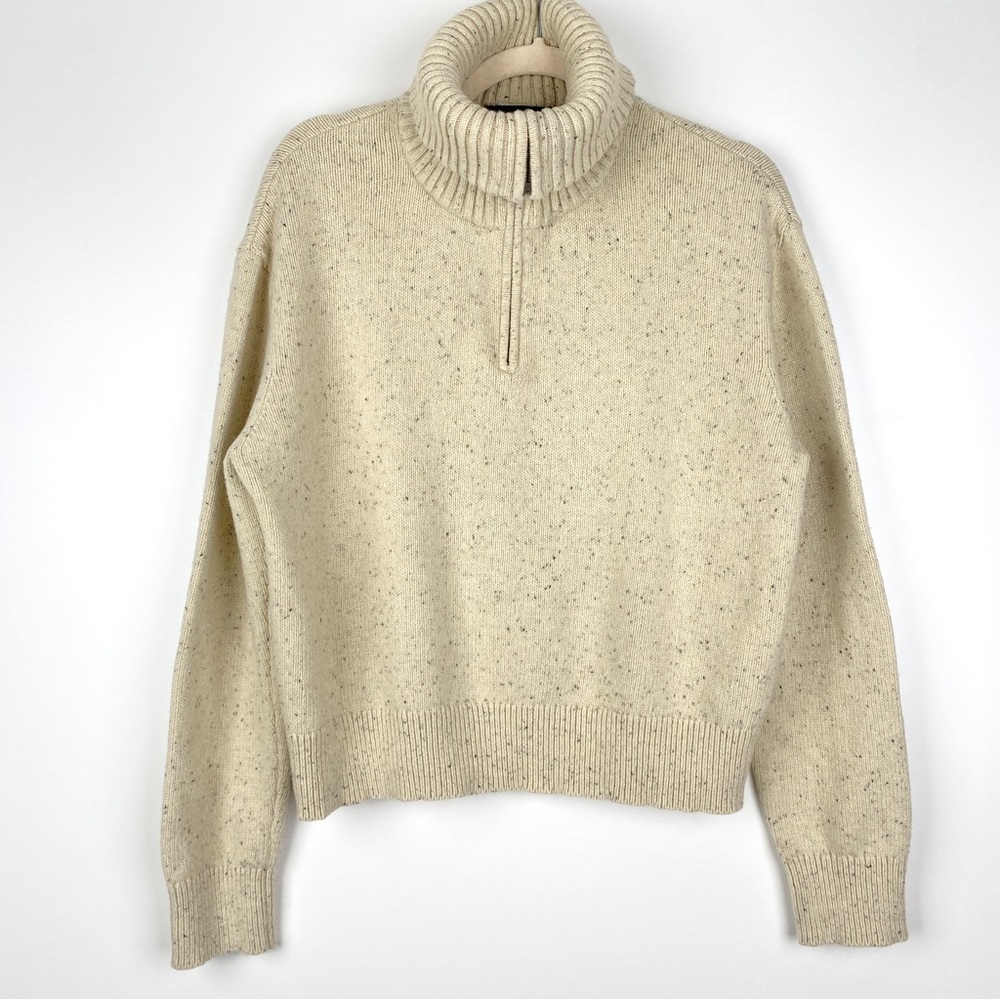 The North Face Crestview 1/4 Zip Sweater